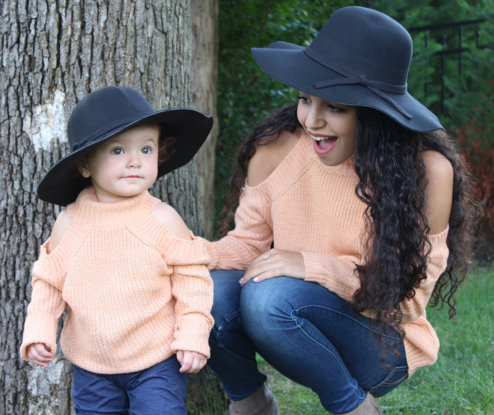 Add this gorgeous wide brim felt hat to all of your Fall styles! We have three colors for your mini fashionista to choose from - red wine, black and beige. We also have the matching hat for mommy too! 