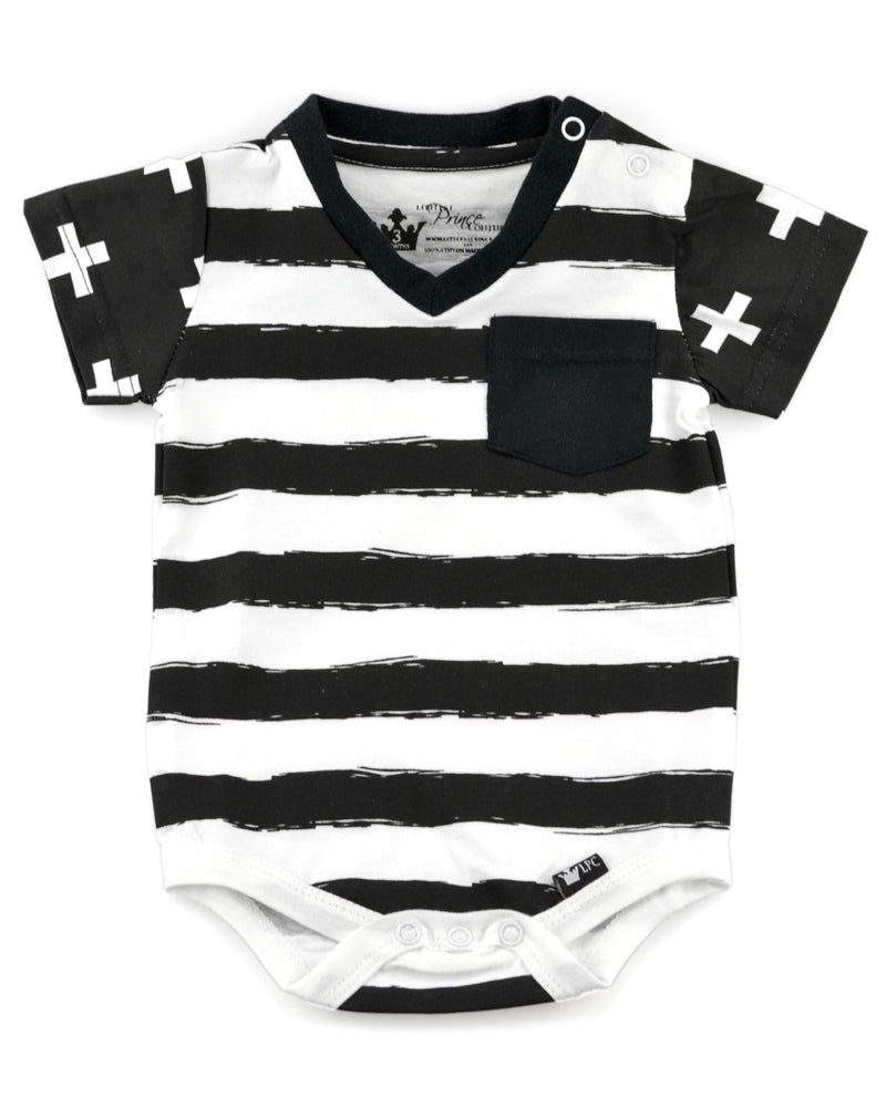 So stylish! So hip! This V-neck matching bodysuit and Tee is the perfect set for your budding fashion stars. We love matching brothers, cousins and besties! This is perfect for the upcoming nice weather and great for vacation getaways.