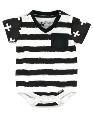 So stylish! So hip! This V-neck matching bodysuit and Tee is the perfect set for your budding fashion stars. We love matching brothers, cousins and besties! This is perfect for the upcoming nice weather and great for vacation getaways.